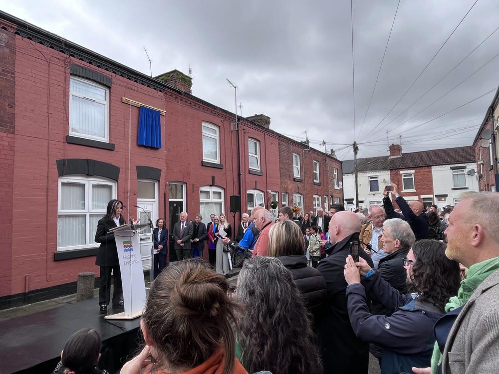 Olivia Harrison unveils Historic England Blue Plaque at George Harrison's childhood home 12 Arnold Grove